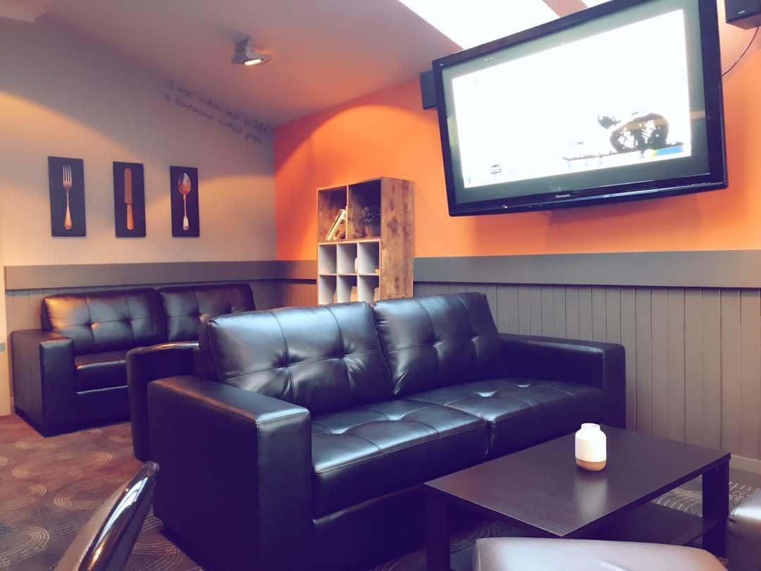 Otautau Hotel Экстерьер фото