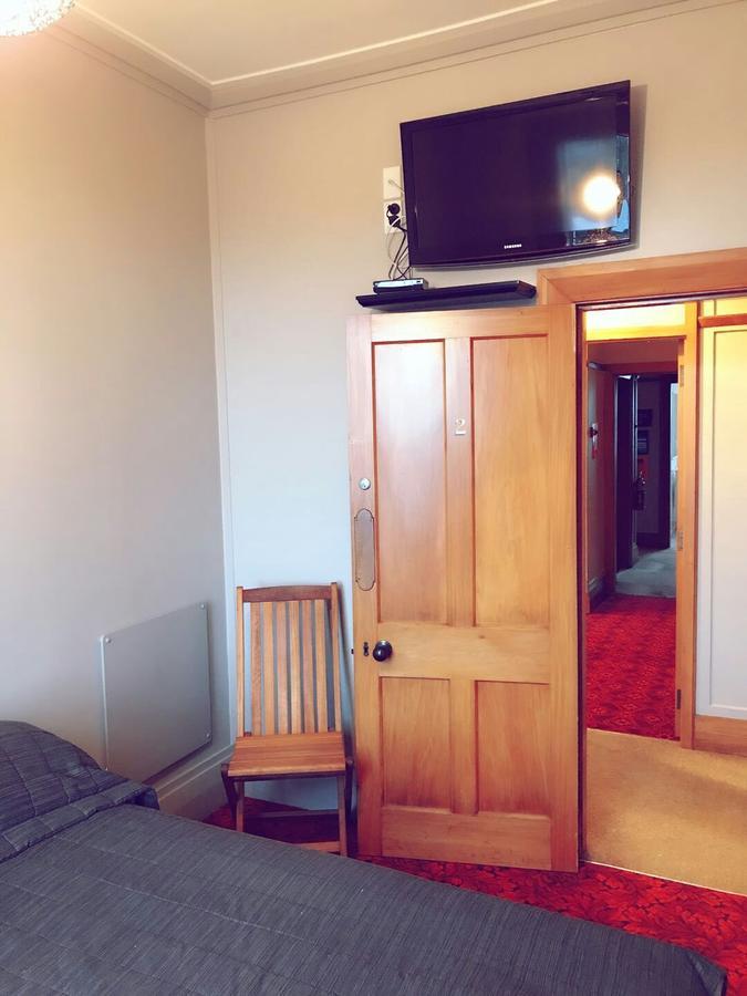 Otautau Hotel Экстерьер фото