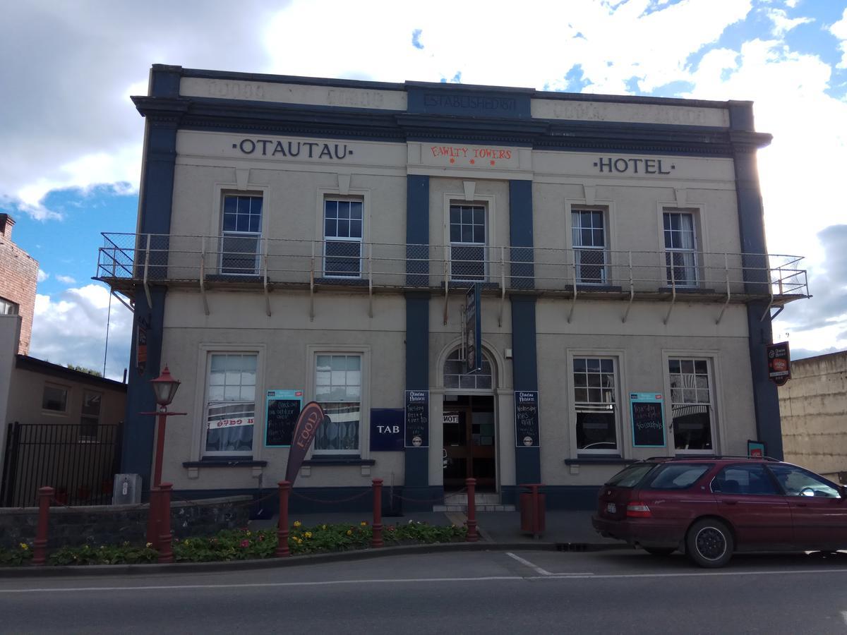 Otautau Hotel Экстерьер фото