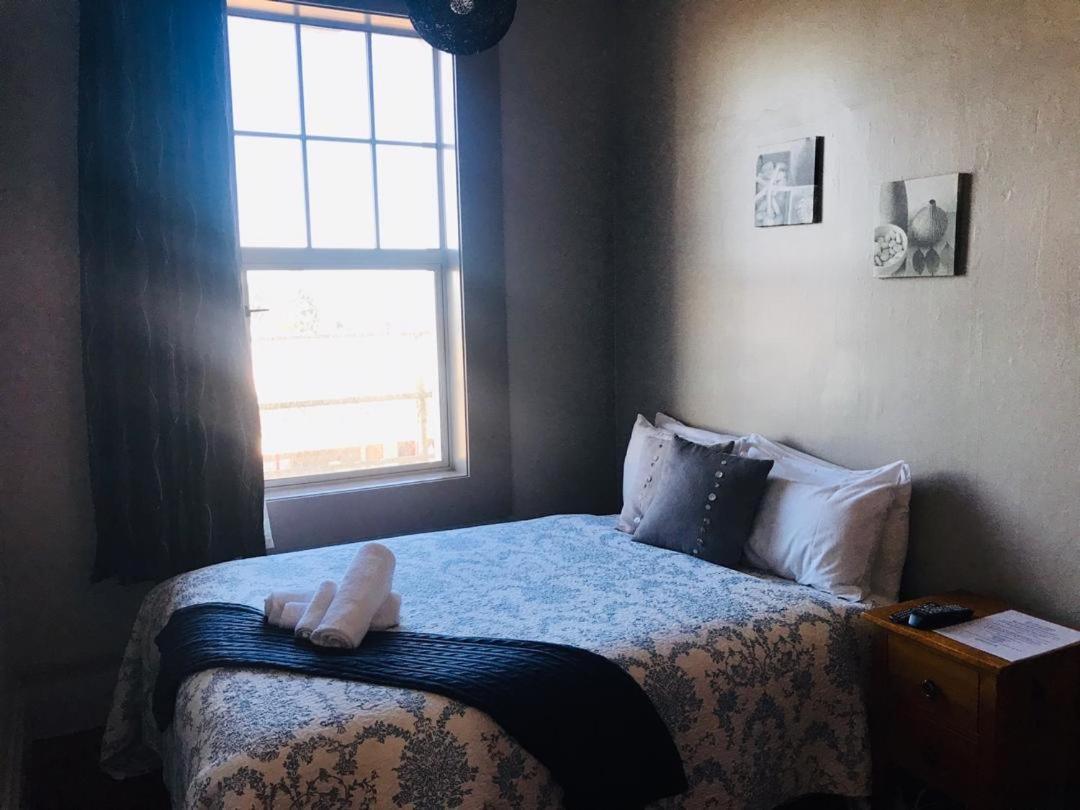 Otautau Hotel Экстерьер фото